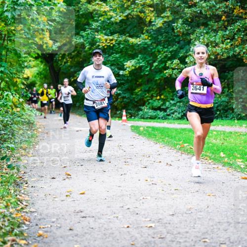 12.10.2025 - Bramfelder Halbmarathon 2025 Dr. Thomas Lammeyer http://msf.ph/oto/9347728 12.10.2025 10:24:49 Laufen 337, 2681, 2641 meine-sportfotos.de