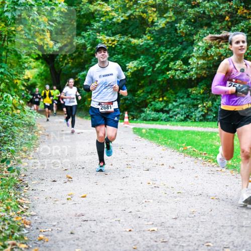 12.10.2025 - Bramfelder Halbmarathon 2025 Dr. Thomas Lammeyer http://msf.ph/oto/9347731 12.10.2025 10:24:49 Laufen 26, 2681 meine-sportfotos.de