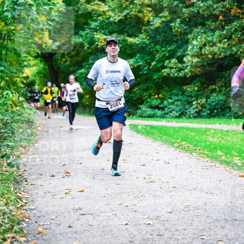 12.10.2025 - Bramfelder Halbmarathon 2025 Dr. Thomas Lammeyer http://msf.ph/oto/9347733 12.10.2025 10:24:50 Laufen 2641, 2681 meine-sportfotos.de