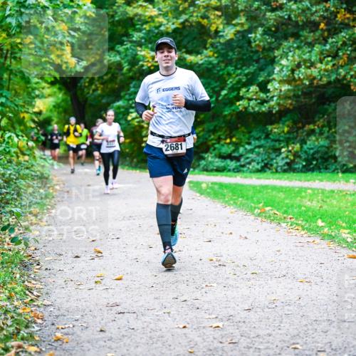 12.10.2025 - Bramfelder Halbmarathon 2025 Dr. Thomas Lammeyer http://msf.ph/oto/9347735 12.10.2025 10:24:50 Laufen 3333, 2681 meine-sportfotos.de