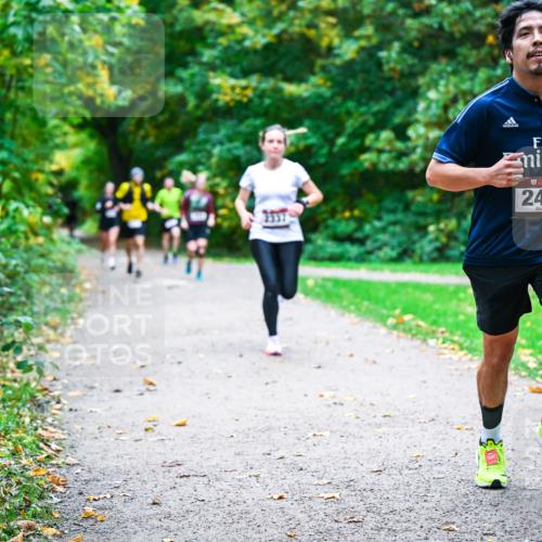 12.10.2025 - Bramfelder Halbmarathon 2025 Dr. Thomas Lammeyer http://msf.ph/oto/9347752 12.10.2025 10:24:53 Laufen 2408 meine-sportfotos.de