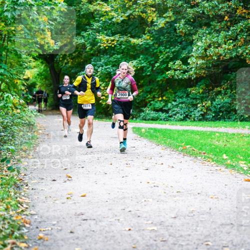 12.10.2025 - Bramfelder Halbmarathon 2025 Dr. Thomas Lammeyer http://msf.ph/oto/9347776 12.10.2025 10:24:56 Laufen 2923, 2874, 2900 meine-sportfotos.de