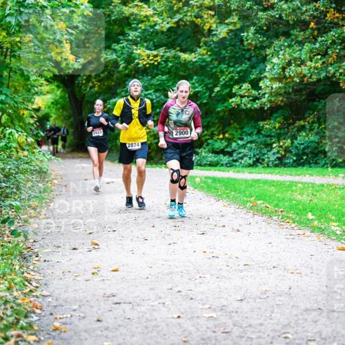 12.10.2025 - Bramfelder Halbmarathon 2025 Dr. Thomas Lammeyer http://msf.ph/oto/9347779 12.10.2025 10:24:57 Laufen 2923, 2874, 2900 meine-sportfotos.de
