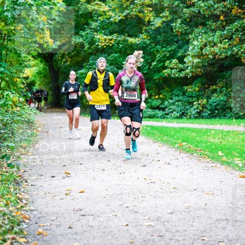 12.10.2025 - Bramfelder Halbmarathon 2025 Dr. Thomas Lammeyer http://msf.ph/oto/9347781 12.10.2025 10:24:57 Laufen 2923, 2874, 2900 meine-sportfotos.de