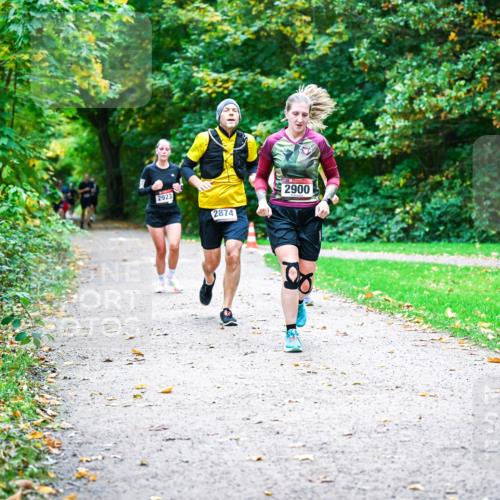 12.10.2025 - Bramfelder Halbmarathon 2025 Dr. Thomas Lammeyer http://msf.ph/oto/9347786 12.10.2025 10:24:58 Laufen 2923, 2874, 2900 meine-sportfotos.de