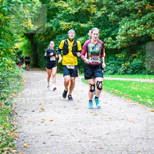 12.10.2025 - Bramfelder Halbmarathon 2025 Dr. Thomas Lammeyer http://msf.ph/oto/9347787 12.10.2025 10:24:58 Laufen 2923, 2874, 2900 meine-sportfotos.de