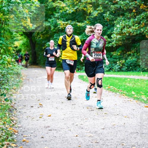 12.10.2025 - Bramfelder Halbmarathon 2025 Dr. Thomas Lammeyer http://msf.ph/oto/9347788 12.10.2025 10:24:58 Laufen 2923, 2874, 2900 meine-sportfotos.de