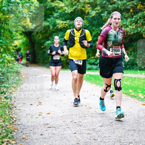 12.10.2025 - Bramfelder Halbmarathon 2025 Dr. Thomas Lammeyer http://msf.ph/oto/9347793 12.10.2025 10:24:59 Laufen 2923, 2874, 2900 meine-sportfotos.de