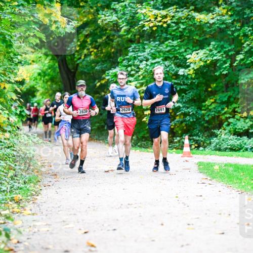 12.10.2025 - Bramfelder Halbmarathon 2025 Dr. Thomas Lammeyer http://msf.ph/oto/9347812 12.10.2025 10:25:08 Laufen 2839, 2628, 2691 meine-sportfotos.de