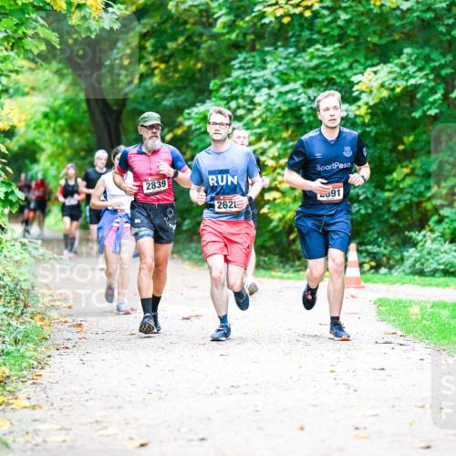 12.10.2025 - Bramfelder Halbmarathon 2025 Dr. Thomas Lammeyer http://msf.ph/oto/9347819 12.10.2025 10:25:09 Laufen 2839, 262, 091 meine-sportfotos.de