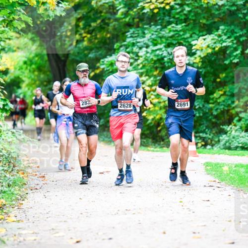 12.10.2025 - Bramfelder Halbmarathon 2025 Dr. Thomas Lammeyer http://msf.ph/oto/9347820 12.10.2025 10:25:09 Laufen 283, 2024, 2628, 2691 meine-sportfotos.de