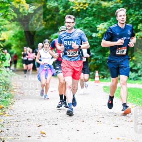 12.10.2025 - Bramfelder Halbmarathon 2025 Dr. Thomas Lammeyer http://msf.ph/oto/9347835 12.10.2025 10:25:11 Laufen 2628, 2691 meine-sportfotos.de