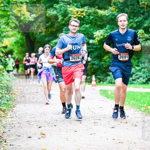 12.10.2025 - Bramfelder Halbmarathon 2025 Dr. Thomas Lammeyer http://msf.ph/oto/9347837 12.10.2025 10:25:11 Laufen 2628, 2691 meine-sportfotos.de