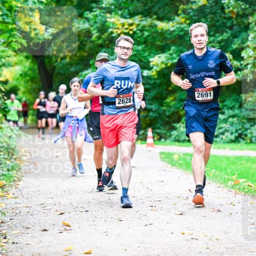 12.10.2025 - Bramfelder Halbmarathon 2025 Dr. Thomas Lammeyer http://msf.ph/oto/9347838 12.10.2025 10:25:11 Laufen 2024, 2628, 2691 meine-sportfotos.de