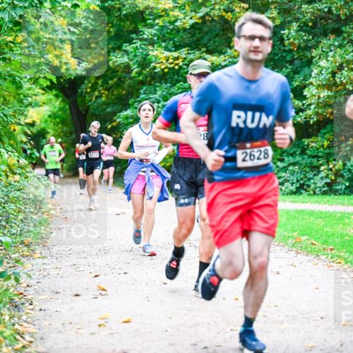 12.10.2025 - Bramfelder Halbmarathon 2025 Dr. Thomas Lammeyer http://msf.ph/oto/9347848 12.10.2025 10:25:13 Laufen 2272, 8, 2628, 2691 meine-sportfotos.de
