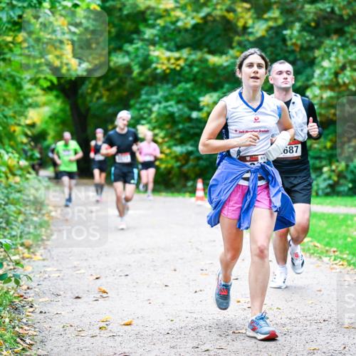 12.10.2025 - Bramfelder Halbmarathon 2025 Dr. Thomas Lammeyer http://msf.ph/oto/9347860 12.10.2025 10:25:15 Laufen 18, 687 meine-sportfotos.de