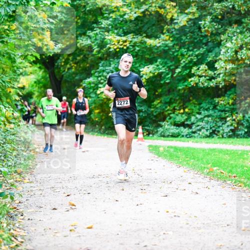 12.10.2025 - Bramfelder Halbmarathon 2025 Dr. Thomas Lammeyer http://msf.ph/oto/9347871 12.10.2025 10:25:17 Laufen 2272, 2536 meine-sportfotos.de