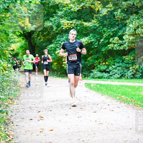 12.10.2025 - Bramfelder Halbmarathon 2025 Dr. Thomas Lammeyer http://msf.ph/oto/9347872 12.10.2025 10:25:17 Laufen 253, 2272 meine-sportfotos.de