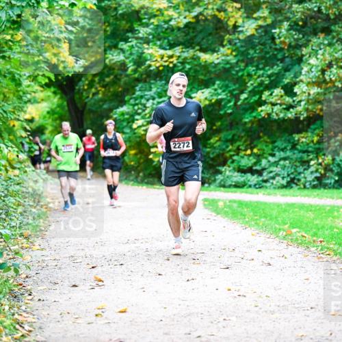 12.10.2025 - Bramfelder Halbmarathon 2025 Dr. Thomas Lammeyer http://msf.ph/oto/9347873 12.10.2025 10:25:17 Laufen 2272 meine-sportfotos.de