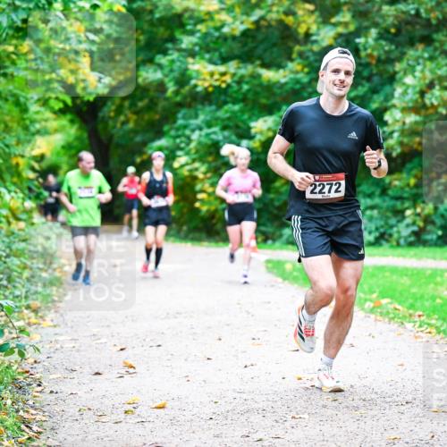 12.10.2025 - Bramfelder Halbmarathon 2025 Dr. Thomas Lammeyer http://msf.ph/oto/9347881 12.10.2025 10:25:18 Laufen 2272 meine-sportfotos.de