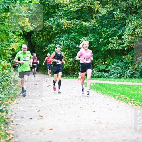 12.10.2025 - Bramfelder Halbmarathon 2025 Dr. Thomas Lammeyer http://msf.ph/oto/9347888 12.10.2025 10:25:19 Laufen 2538, 2314, 2619, 2178 meine-sportfotos.de