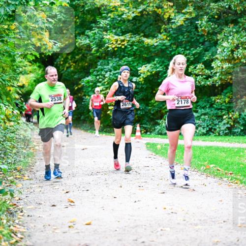 12.10.2025 - Bramfelder Halbmarathon 2025 Dr. Thomas Lammeyer http://msf.ph/oto/9347896 12.10.2025 10:25:21 Laufen 2538, 2619, 2178 meine-sportfotos.de