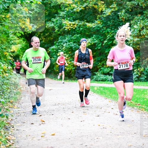 12.10.2025 - Bramfelder Halbmarathon 2025 Dr. Thomas Lammeyer http://msf.ph/oto/9347900 12.10.2025 10:25:21 Laufen 2538, 2619, 2178 meine-sportfotos.de