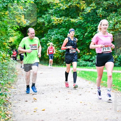 12.10.2025 - Bramfelder Halbmarathon 2025 Dr. Thomas Lammeyer http://msf.ph/oto/9347901 12.10.2025 10:25:21 Laufen 2538, 2619, 2178 meine-sportfotos.de