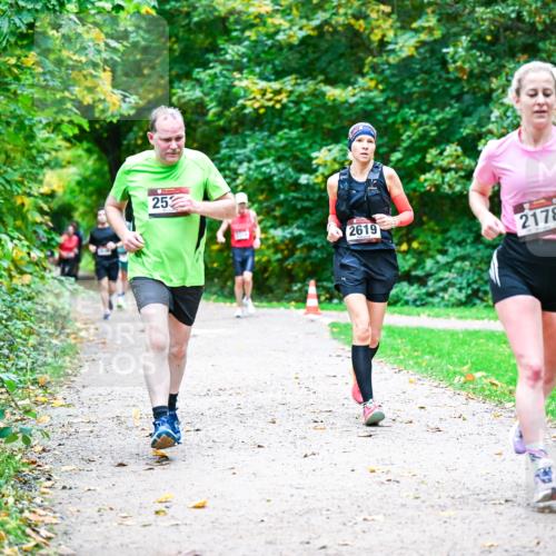 12.10.2025 - Bramfelder Halbmarathon 2025 Dr. Thomas Lammeyer http://msf.ph/oto/9347904 12.10.2025 10:25:22 Laufen 25, 2619, 2178 meine-sportfotos.de