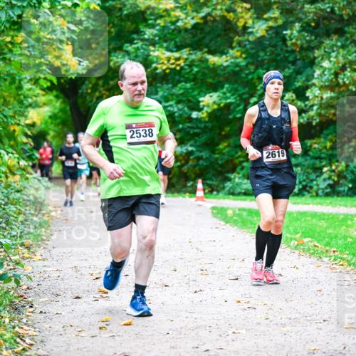 12.10.2025 - Bramfelder Halbmarathon 2025 Dr. Thomas Lammeyer http://msf.ph/oto/9347907 12.10.2025 10:25:22 Laufen 2538, 2619, 2178 meine-sportfotos.de