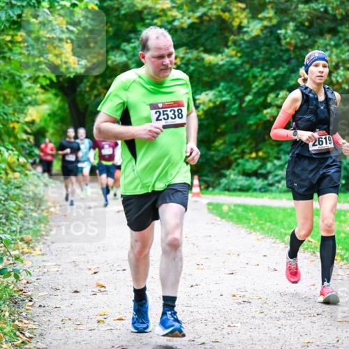 12.10.2025 - Bramfelder Halbmarathon 2025 Dr. Thomas Lammeyer http://msf.ph/oto/9347911 12.10.2025 10:25:23 Laufen 2538, 2619 meine-sportfotos.de