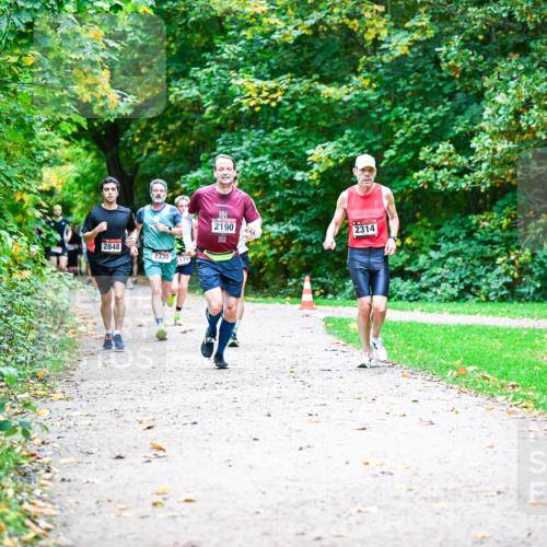 12.10.2025 - Bramfelder Halbmarathon 2025 Dr. Thomas Lammeyer http://msf.ph/oto/9347923 12.10.2025 10:25:25 Laufen 2848, 2330175, 2190, 2314 meine-sportfotos.de