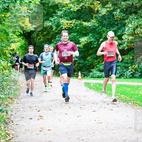 12.10.2025 - Bramfelder Halbmarathon 2025 Dr. Thomas Lammeyer http://msf.ph/oto/9347930 12.10.2025 10:25:26 Laufen 219, 2848, 2330, 2314 meine-sportfotos.de