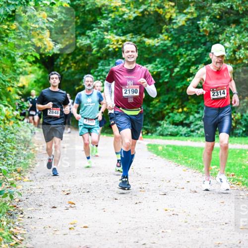 12.10.2025 - Bramfelder Halbmarathon 2025 Dr. Thomas Lammeyer http://msf.ph/oto/9347934 12.10.2025 10:25:27 Laufen 2848, 2330, 2190, 2314 meine-sportfotos.de
