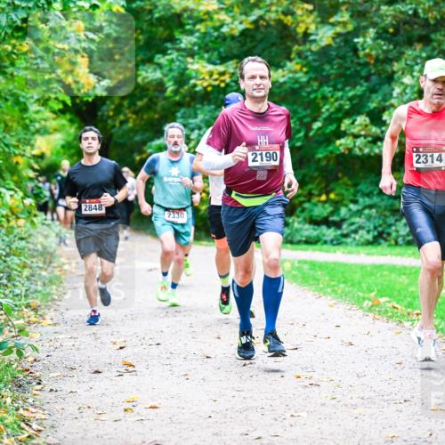 12.10.2025 - Bramfelder Halbmarathon 2025 Dr. Thomas Lammeyer http://msf.ph/oto/9347937 12.10.2025 10:25:27 Laufen 2190, 2848, 2330, 2314 meine-sportfotos.de