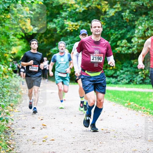 12.10.2025 - Bramfelder Halbmarathon 2025 Dr. Thomas Lammeyer http://msf.ph/oto/9347939 12.10.2025 10:25:28 Laufen 2190, 2848, 2330, 2314 meine-sportfotos.de
