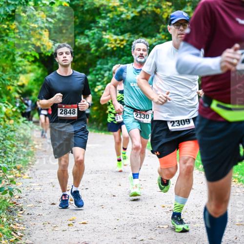 12.10.2025 - Bramfelder Halbmarathon 2025 Dr. Thomas Lammeyer http://msf.ph/oto/9347947 12.10.2025 10:25:29 Laufen 2848, 21, 2330, 109, 2309, 2190 meine-sportfotos.de