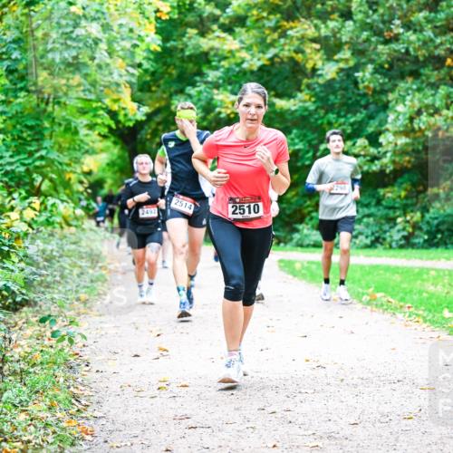 12.10.2025 - Bramfelder Halbmarathon 2025 Dr. Thomas Lammeyer http://msf.ph/oto/9347966 12.10.2025 10:25:36 Laufen 298, 2514, 2510, 2493 meine-sportfotos.de
