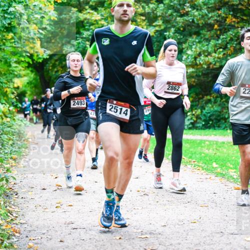 12.10.2025 - Bramfelder Halbmarathon 2025 Dr. Thomas Lammeyer http://msf.ph/oto/9347978 12.10.2025 10:25:38 Laufen 2493, 47, 2514, 295, 2862, 2298 meine-sportfotos.de