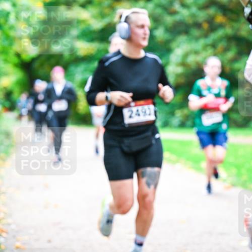 12.10.2025 - Bramfelder Halbmarathon 2025 Dr. Thomas Lammeyer http://msf.ph/oto/9347987 12.10.2025 10:25:40 Laufen 2492 meine-sportfotos.de