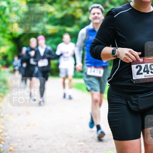 12.10.2025 - Bramfelder Halbmarathon 2025 Dr. Thomas Lammeyer http://msf.ph/oto/9347990 12.10.2025 10:25:40 Laufen 34, 2493 meine-sportfotos.de