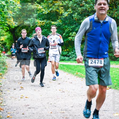 12.10.2025 - Bramfelder Halbmarathon 2025 Dr. Thomas Lammeyer http://msf.ph/oto/9347993 12.10.2025 10:25:41 Laufen 2853, 2629, 2768, 2478 meine-sportfotos.de