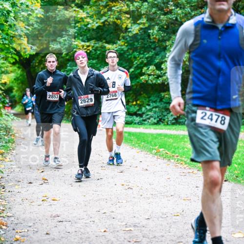 12.10.2025 - Bramfelder Halbmarathon 2025 Dr. Thomas Lammeyer http://msf.ph/oto/9347994 12.10.2025 10:25:41 Laufen 2853, 2629, 2768, 2478 meine-sportfotos.de