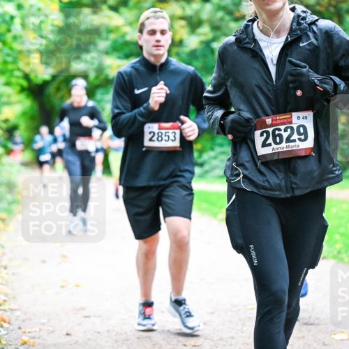12.10.2025 - Bramfelder Halbmarathon 2025 Dr. Thomas Lammeyer http://msf.ph/oto/9348009 12.10.2025 10:25:43 Laufen 2853, 34, 49, 2629 meine-sportfotos.de