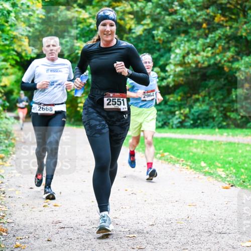 12.10.2025 - Bramfelder Halbmarathon 2025 Dr. Thomas Lammeyer http://msf.ph/oto/9348023 12.10.2025 10:25:45 Laufen 2668, 2551, 2964 meine-sportfotos.de