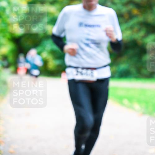 12.10.2025 - Bramfelder Halbmarathon 2025 Dr. Thomas Lammeyer http://msf.ph/oto/9348032 12.10.2025 10:25:47 Laufen  meine-sportfotos.de