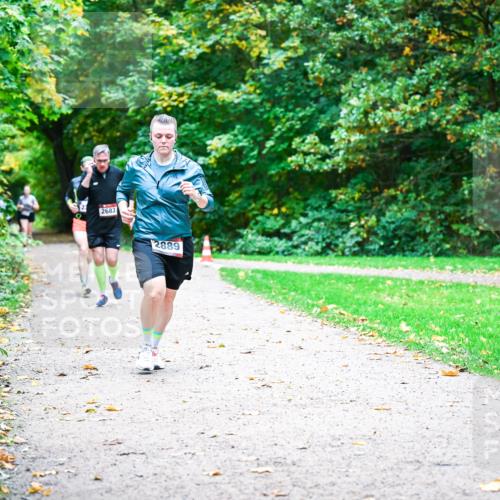 12.10.2025 - Bramfelder Halbmarathon 2025 Dr. Thomas Lammeyer http://msf.ph/oto/9348050 12.10.2025 10:25:50 Laufen 2683, 2889 meine-sportfotos.de