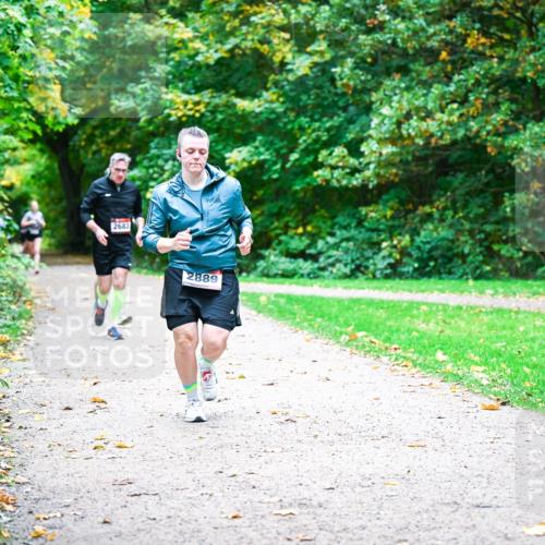 12.10.2025 - Bramfelder Halbmarathon 2025 Dr. Thomas Lammeyer http://msf.ph/oto/9348052 12.10.2025 10:25:50 Laufen 2683, 2889 meine-sportfotos.de