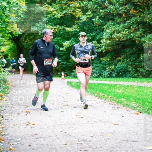 12.10.2025 - Bramfelder Halbmarathon 2025 Dr. Thomas Lammeyer http://msf.ph/oto/9348066 12.10.2025 10:25:52 Laufen 2683, 2397 meine-sportfotos.de