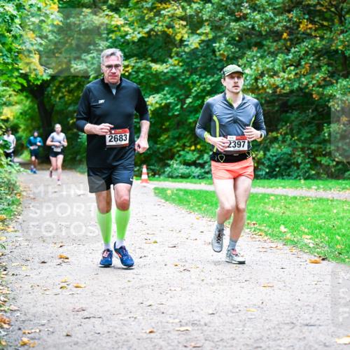 12.10.2025 - Bramfelder Halbmarathon 2025 Dr. Thomas Lammeyer http://msf.ph/oto/9348068 12.10.2025 10:25:53 Laufen 2683, 894, 2397 meine-sportfotos.de